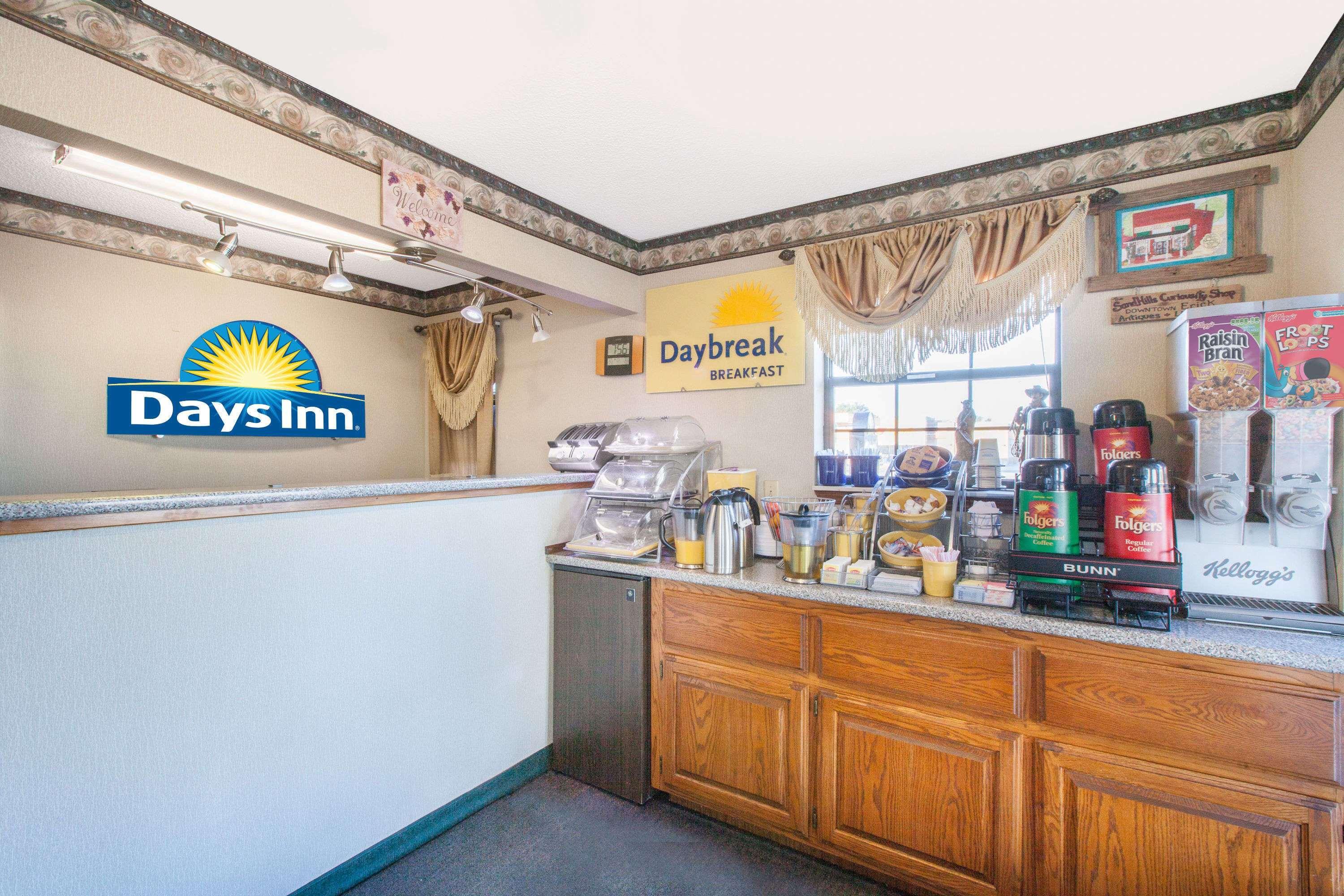 Days Inn by Wyndham Erick Exterior foto
